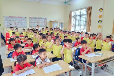 Các con học sinh 5 tuổi làm quen môi trường tiểu học, tạo sự tự tin, sẵn sàng vào lớp 1